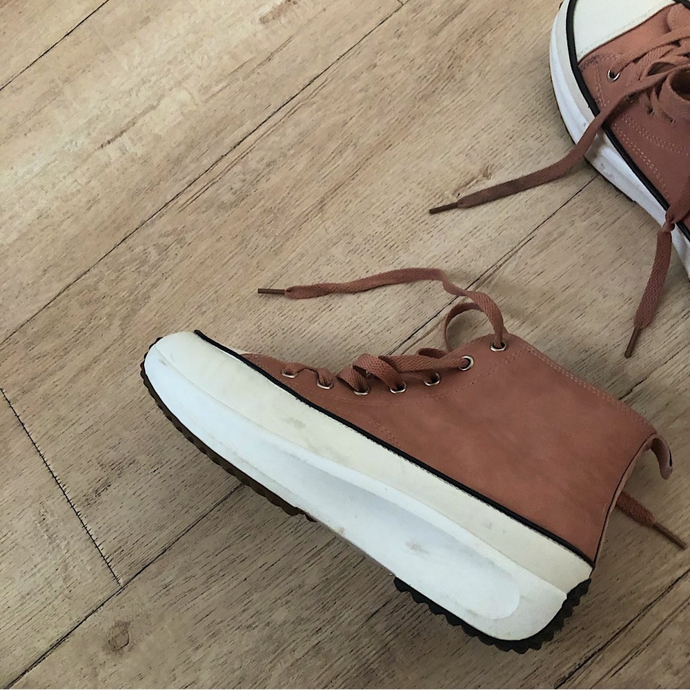 Platform sneakers
